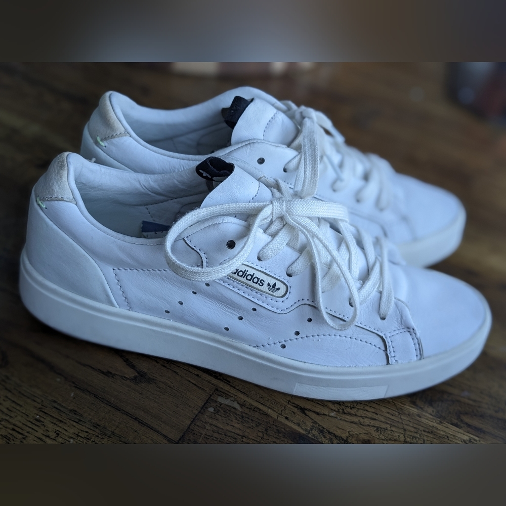 Classic White Adidas Sleek Leather Sneakers Womens size 7.5 - Picture 1 of 8